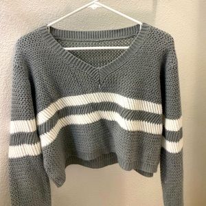 Forever 21 cropped sweater. Size small.